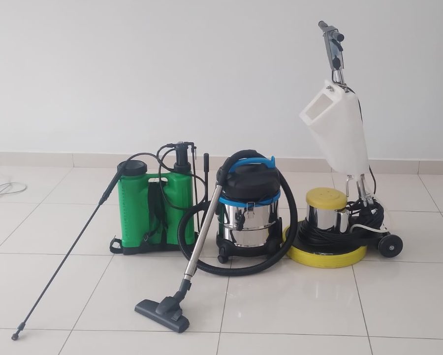 Horizon cleaning equipment: sprayer, vacuum and floor polisher